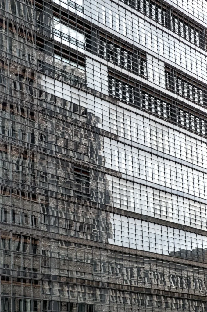Modular unitized glass curtain wall on a contemporary international building
